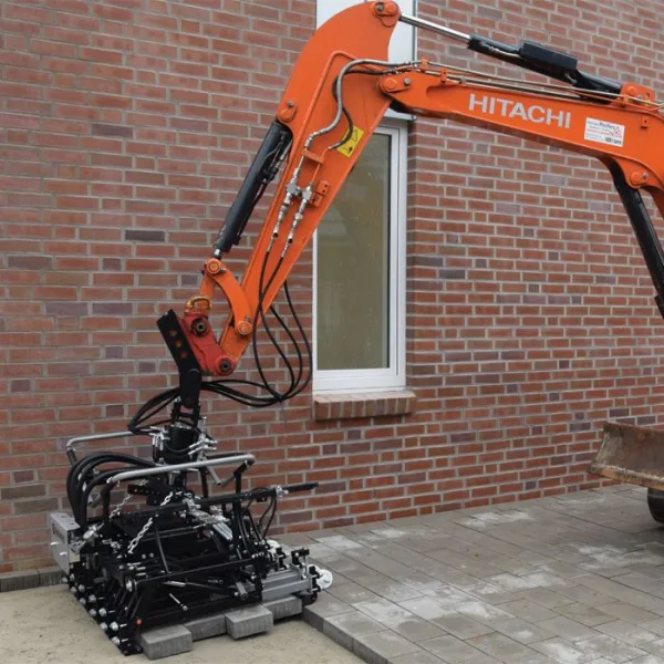 steinlegger_700_3_ Hydraulisk belegningsklype koblet til gravemaskin