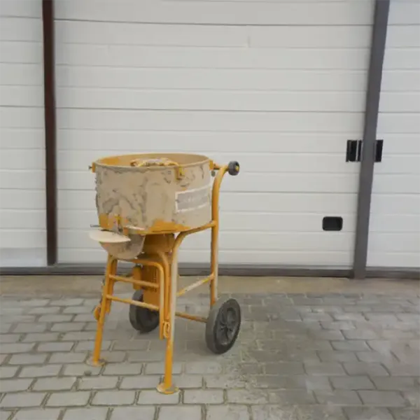 Betongblander som er dekket av betong