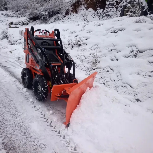 workyquad-minilaster-snoplog-3 Worky Quad minilaster med snøplog
