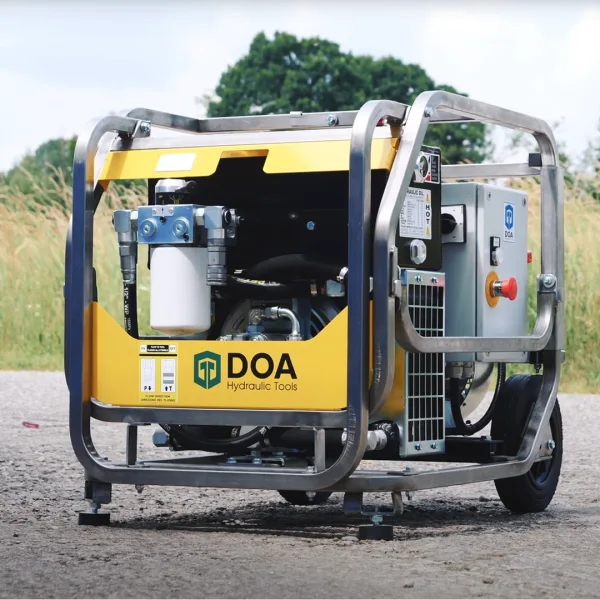 Nærbilde av det hydrauliske aggregatet super raptor E fra Doa, med elektrisk motor