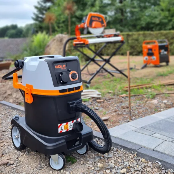 Industristøvsuger DV35 i bruk med bordsag