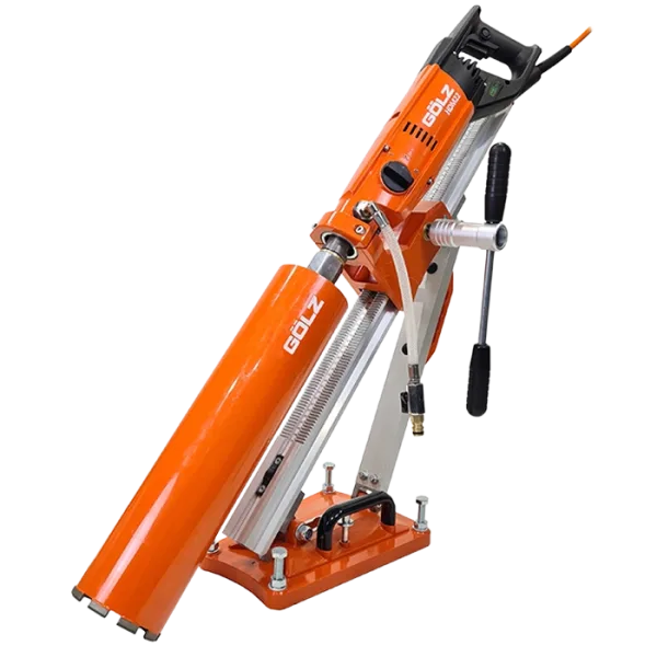 Produktbilde av HDM22 kjernebormskin montert på ett SD160 kjerneborstativ fra Gölz